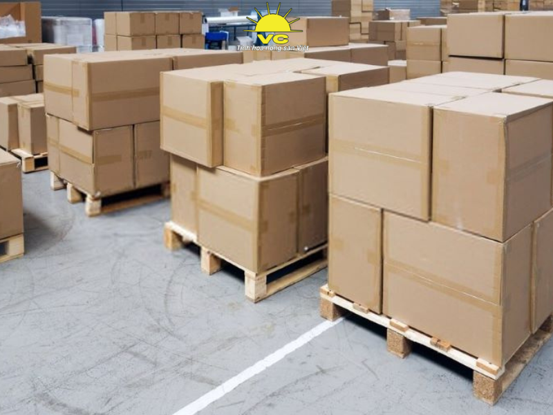 Các thùng hàng gừng, tỏi đã được đóng gói và chuẩn bị xuất khẩu của nhà máy Vũ Công 