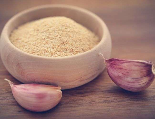 Cách Làm Bột Tỏi Tại Nhà Siêu Đơn Giản & Mẹo Bảo Quản Giữ Hương Và Vị Lâu Dài