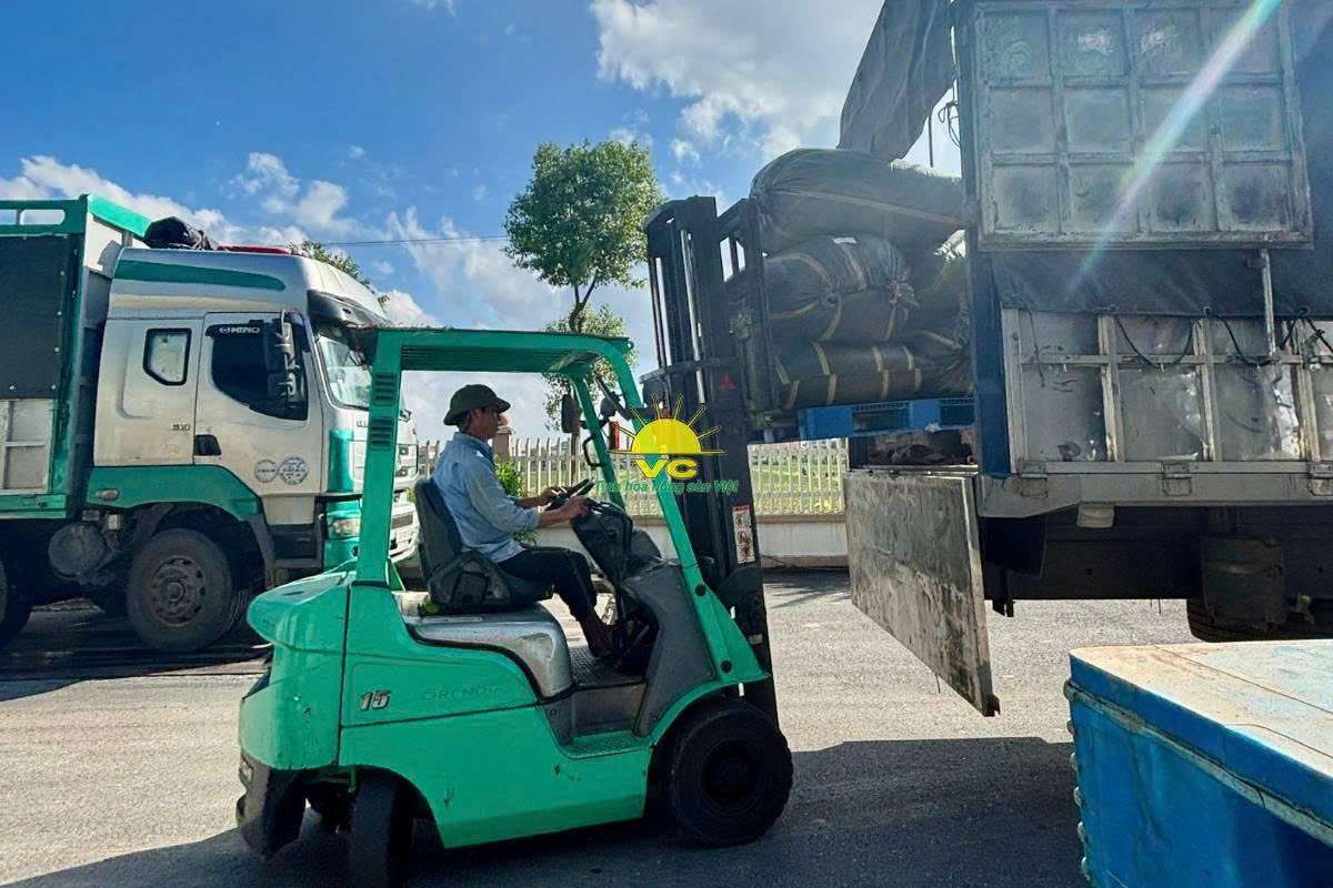 “Tinh hoa từ đất Việt” – Hành trình nhà máy Vũ Công gìn giữ hương vị truyền thống trong từng sản phẩm