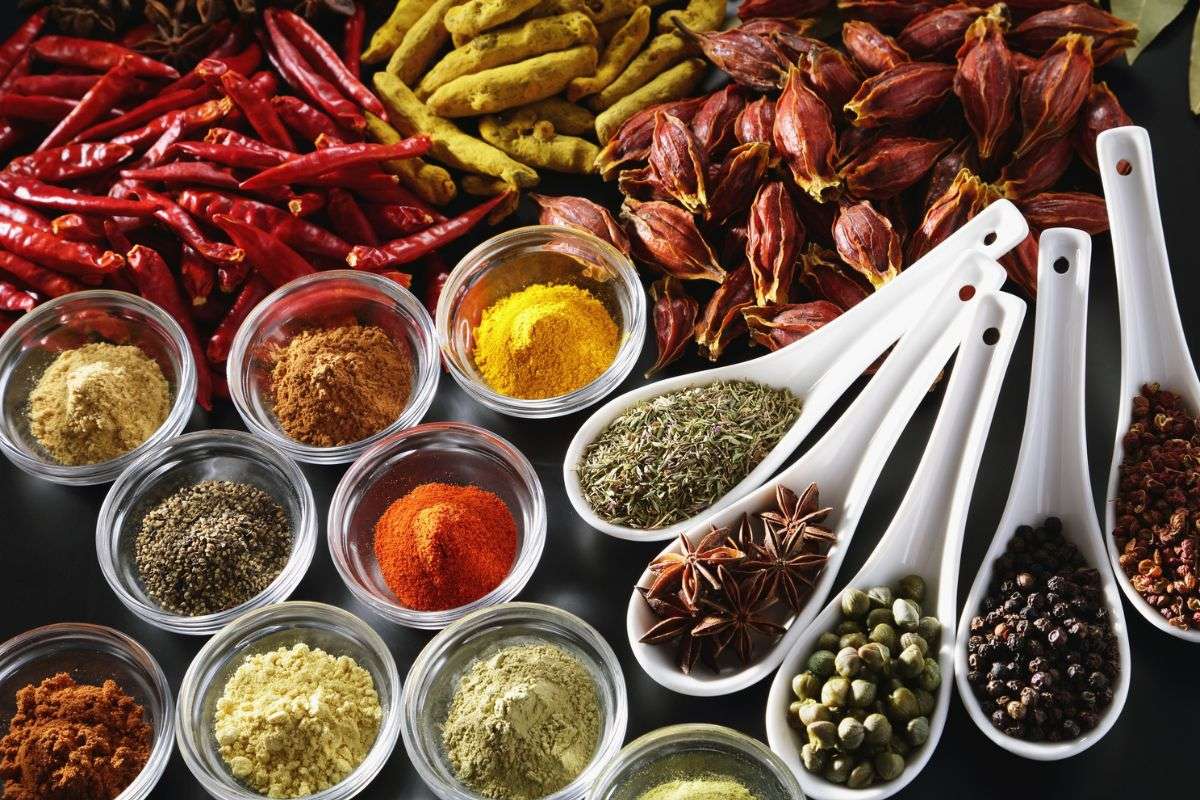 Phân Biệt Bột Gia Vị Nguyên Chất Và Pha Trộn: Khác Nhau Ở Đâu Và Nên Dùng Loại Nào?