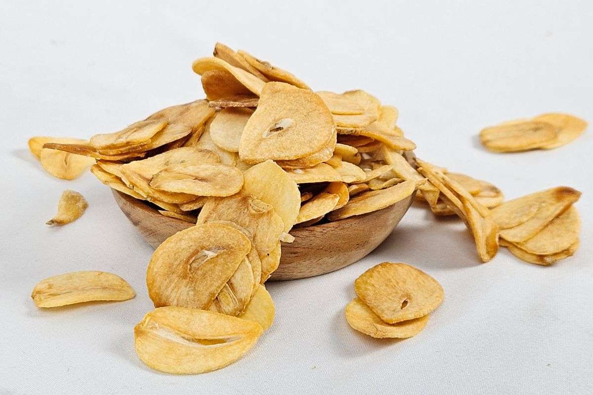 Tỏi Sấy Giòn Là Gì? Cách Làm Giòn Không Đắng + Review Tỏi Sấy Vũ Công